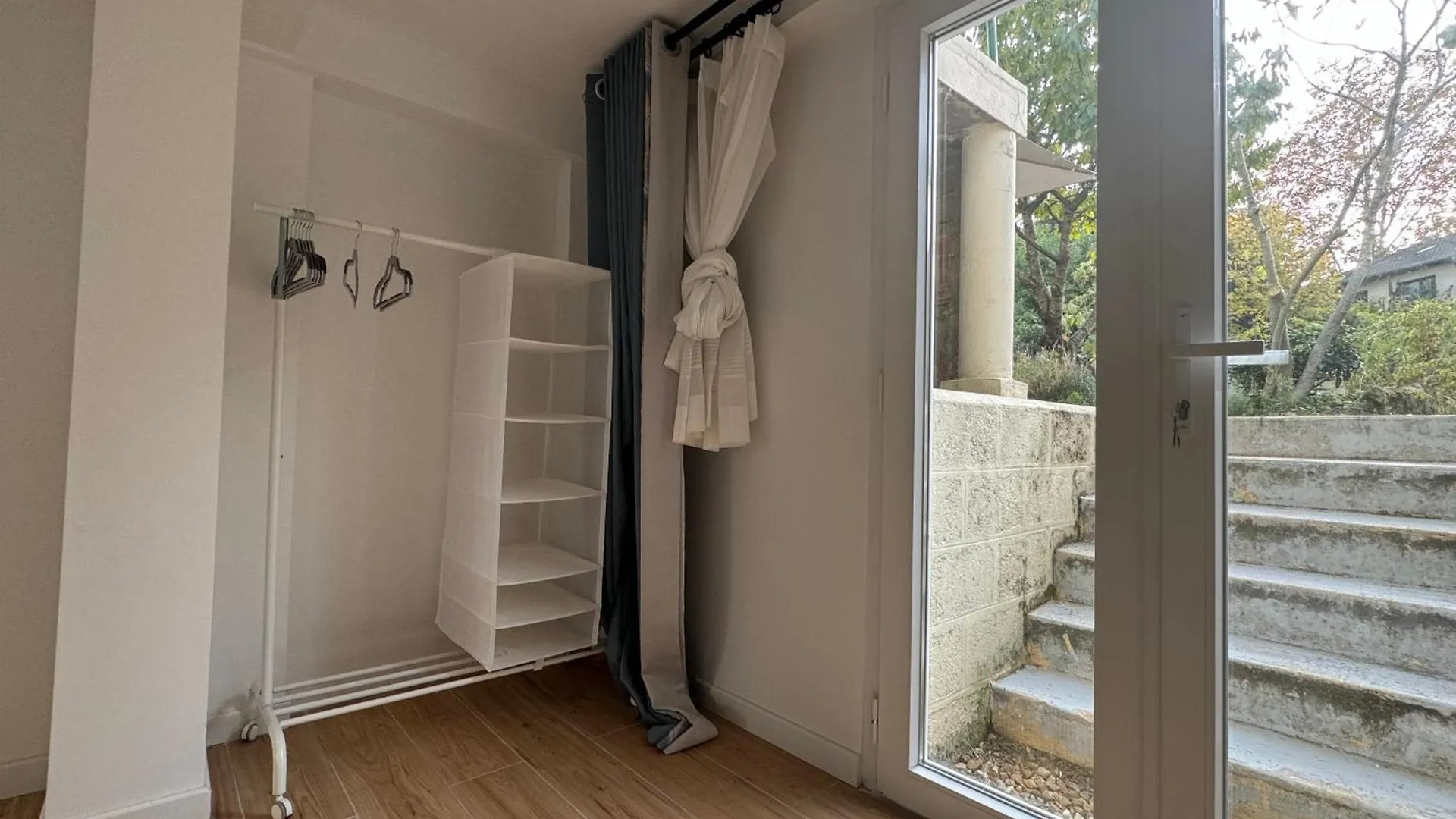 Maison Louise Creteil 0*,  France
