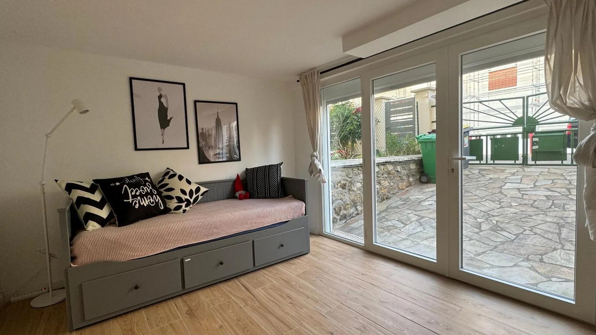 Maison Louise Creteil 0*,